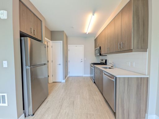 Division Terrace | Comfortable 3rd Floor Studio with W/D in unit! Along SE Division St | Ready Mid OCT! – photo 1