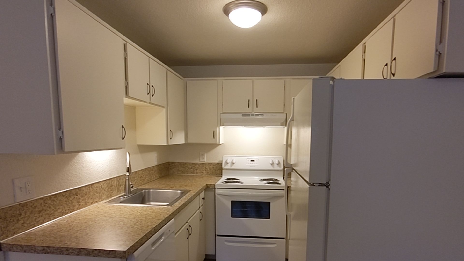 Vancouver Apartment: 2702- 2812 NE 86th Ave