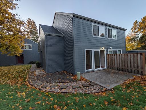 Stoddard Duplexes | HUGE 3Bed/1.5Bath with W/D Hookups & 2 Patios, 1 fenced! | Move in Mid OCT! – photo 1