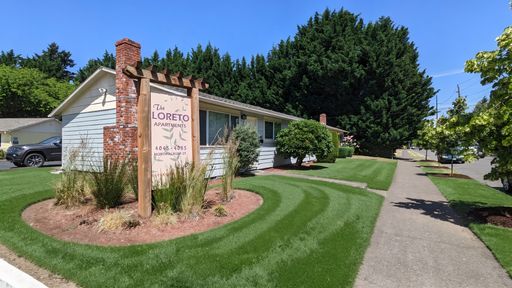 Loreto Apartments | Beautiful, Single level 2Bed/1Bath in North Portland! | Move in Mid SEPT! – photo 1