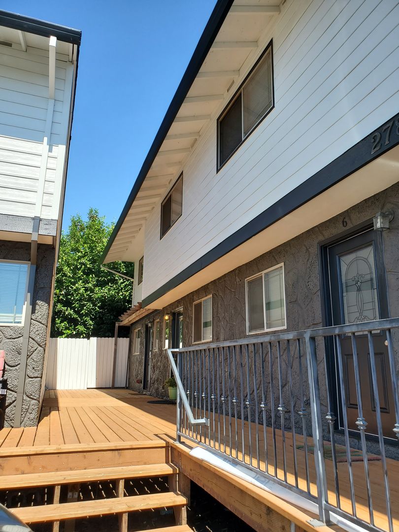 West Linn Apartment: 2781 Lancaster Street