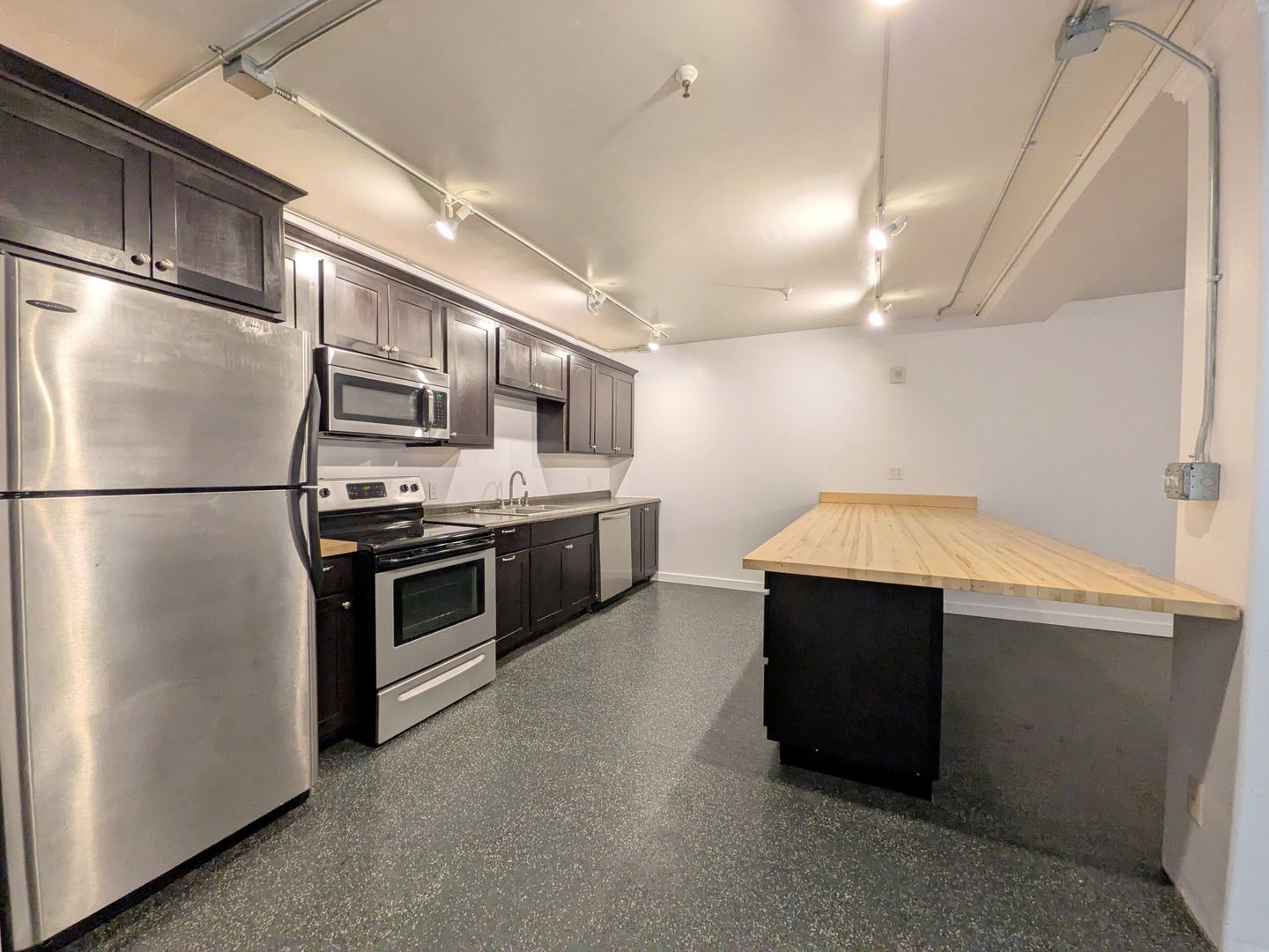 Salem Apartment: 155 Liberty Street NE