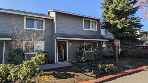 Royal Crest Townhomes | 2Bed/1.5 Bath with W/S/G INCLUDED & DETACHED GARAGE! | Move in Late AUGUST! – photo 1