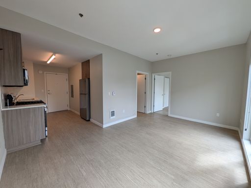 Division 30 | Rare 1bed/1bath available with W/D in unit! | MOVE IN READY! – photo 1