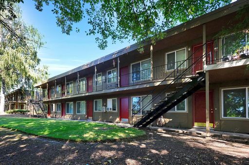 West Slope Apartments | Ground Floor 1 bedroom with large floorplan | MOVE IN READY! – photo 1