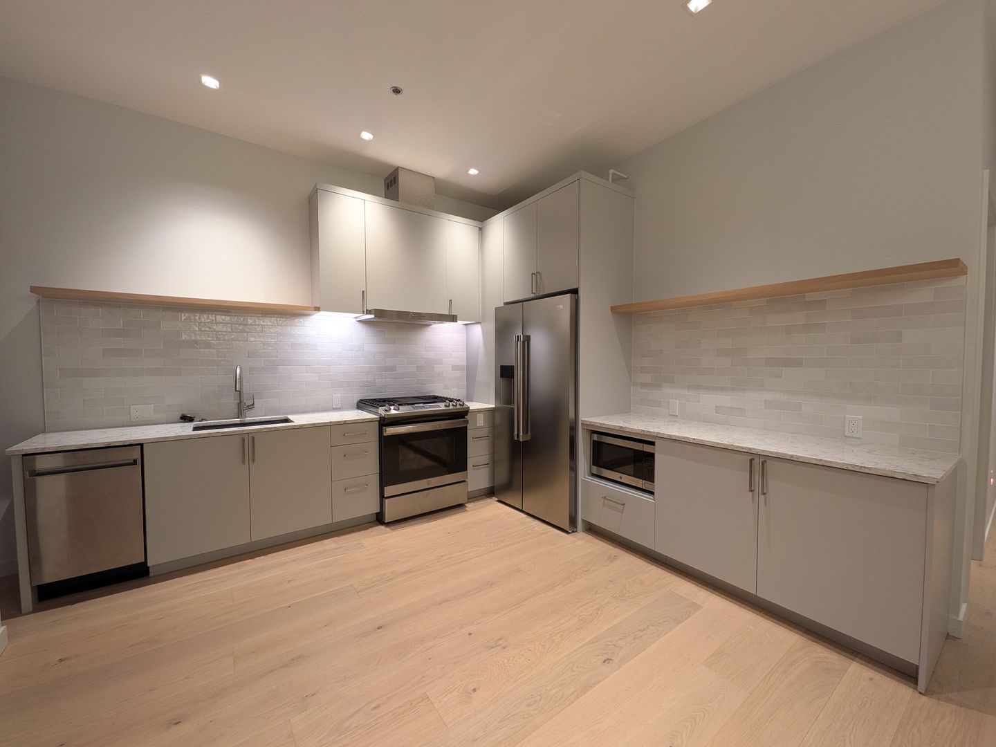 Portland Apartment: 2871 SE Division Street