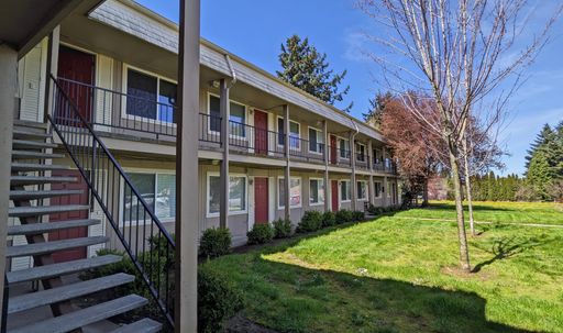 Cully Park Apartments | Ground Floor Corner Unit! 2 Bed / 1 Bath with Onsite Laundry | Move in Mid OCT! – photo 1