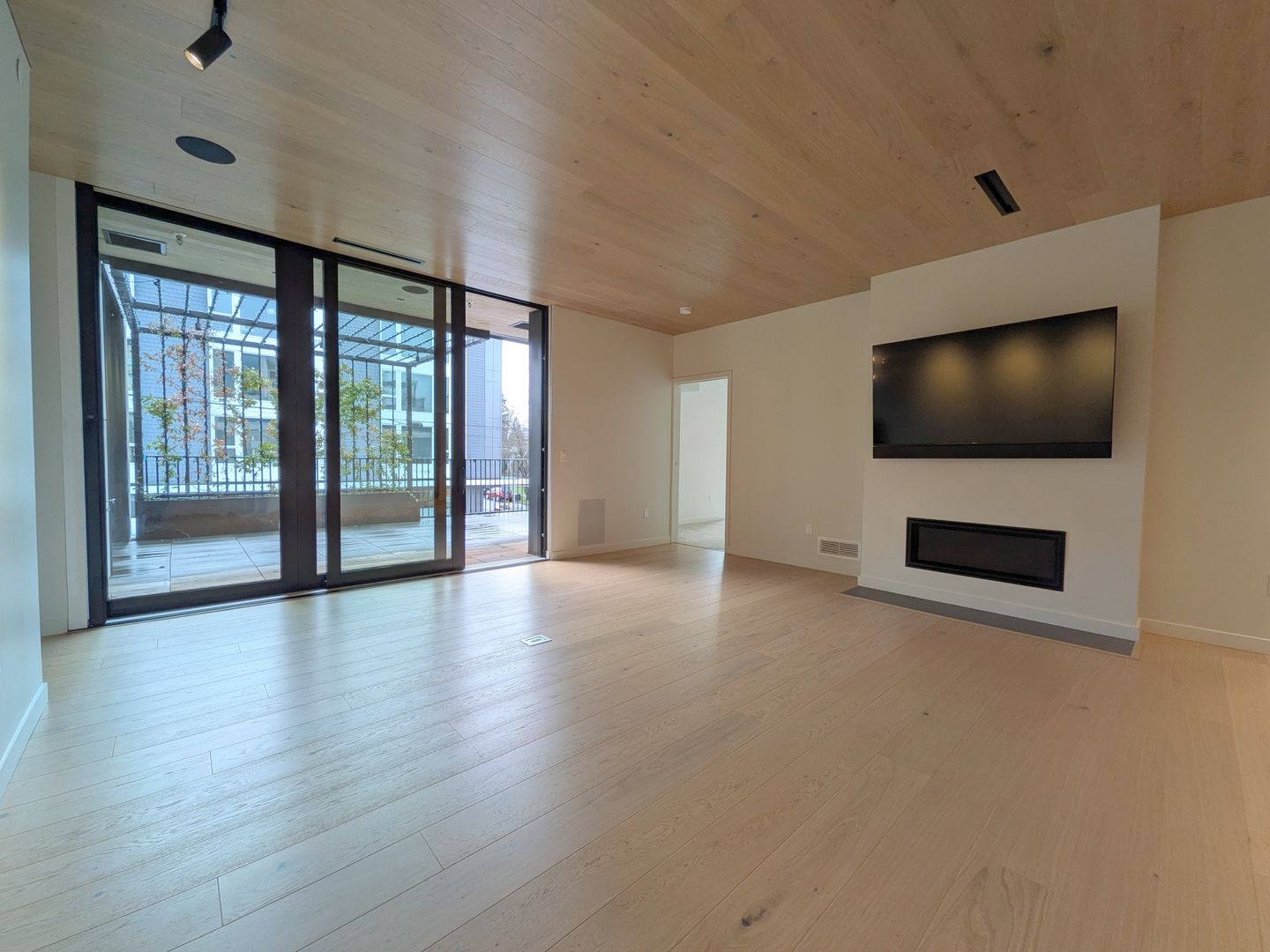 Portland Apartment: 2871 SE Division Street