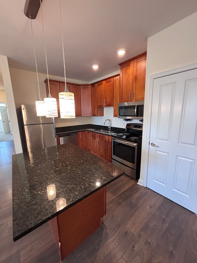 New Windsor Apartment: 1000 Copper Court