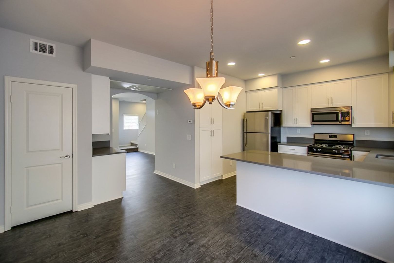 San Diego Apartment: 392 Sycamore Road