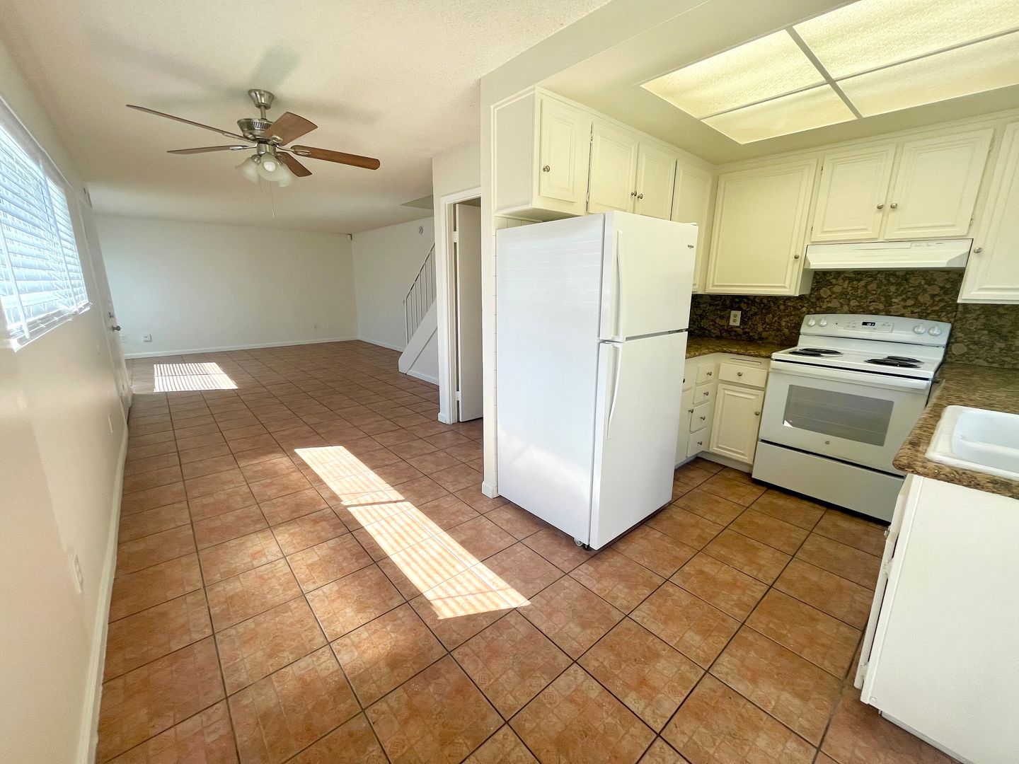 1450 Melrose Ave #35 - 2 Story Townhome, W/D hook ups