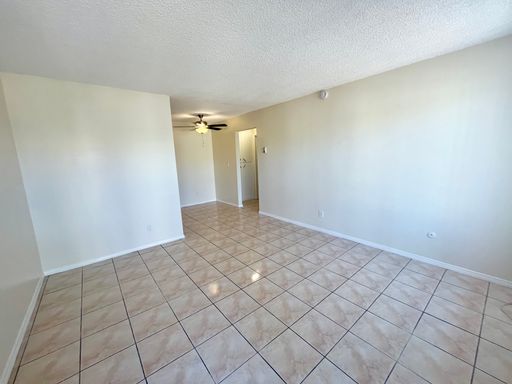 Spacious 1 Bed 1 Bathroom with Parking, On-Site Laundry and Some Utilities Included!