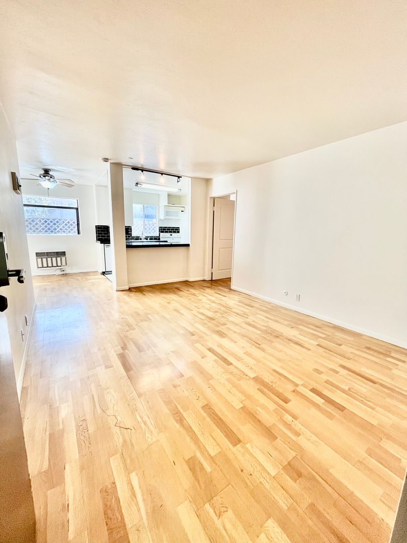 San Diego House: 3142 Midway Dr