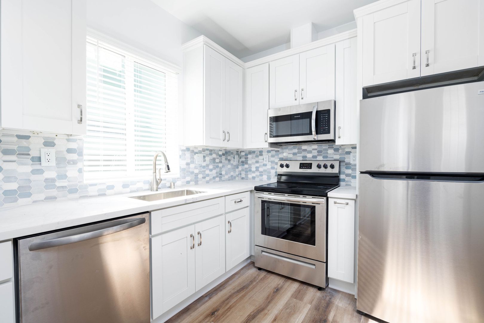 San Diego Apartment: 3990 Darwin Ave
