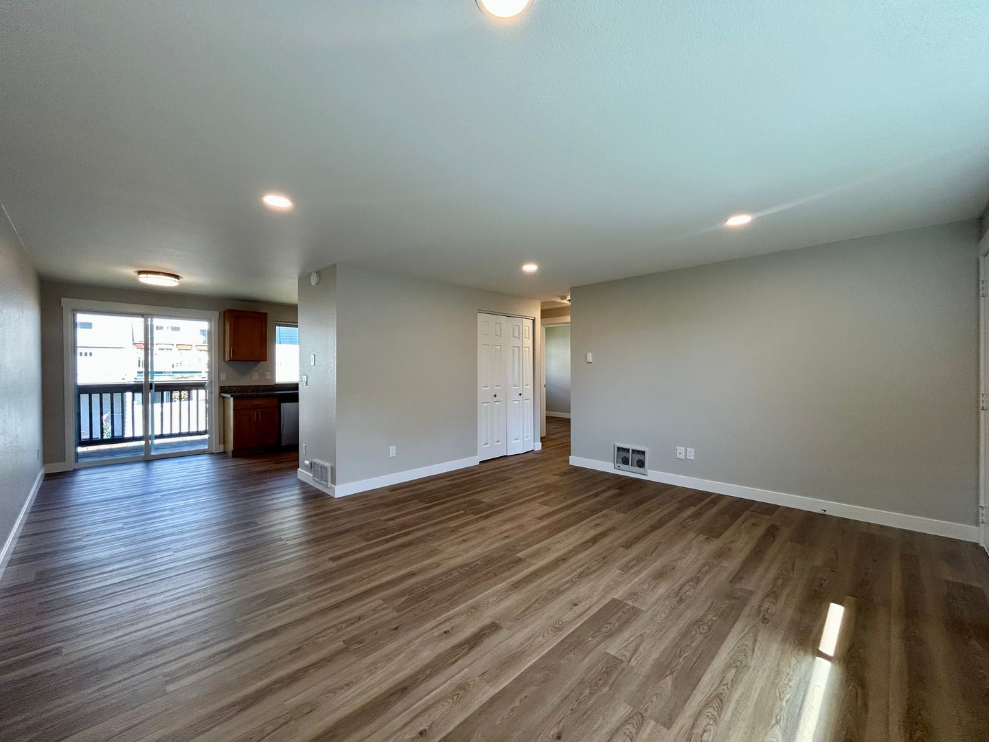 Everett Apartment: 207 Dorn Ave