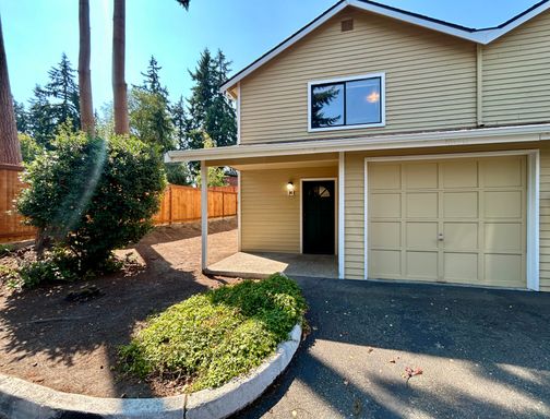 Beautiful 2 Bed 2.5 Bath In Private Edmonds Community – photo 1
