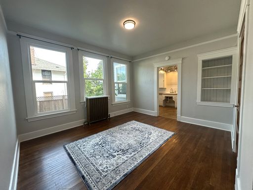 1 Bed w/ Classic Charm in the Heart of Historic Bayside – photo 1