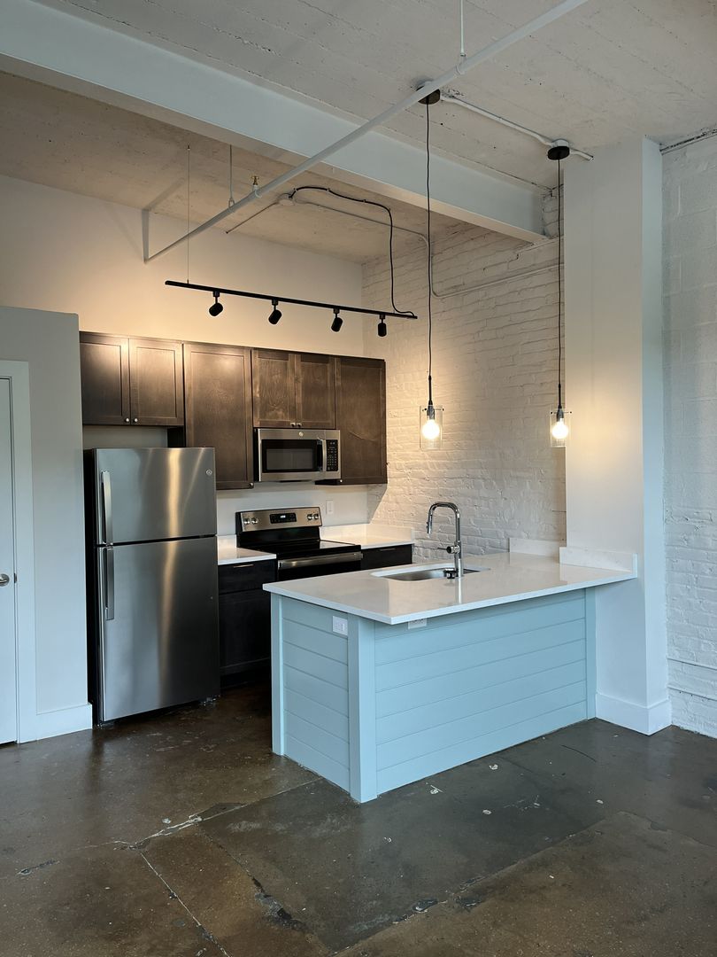 Lynchburg Apartment: 1217 Church Street