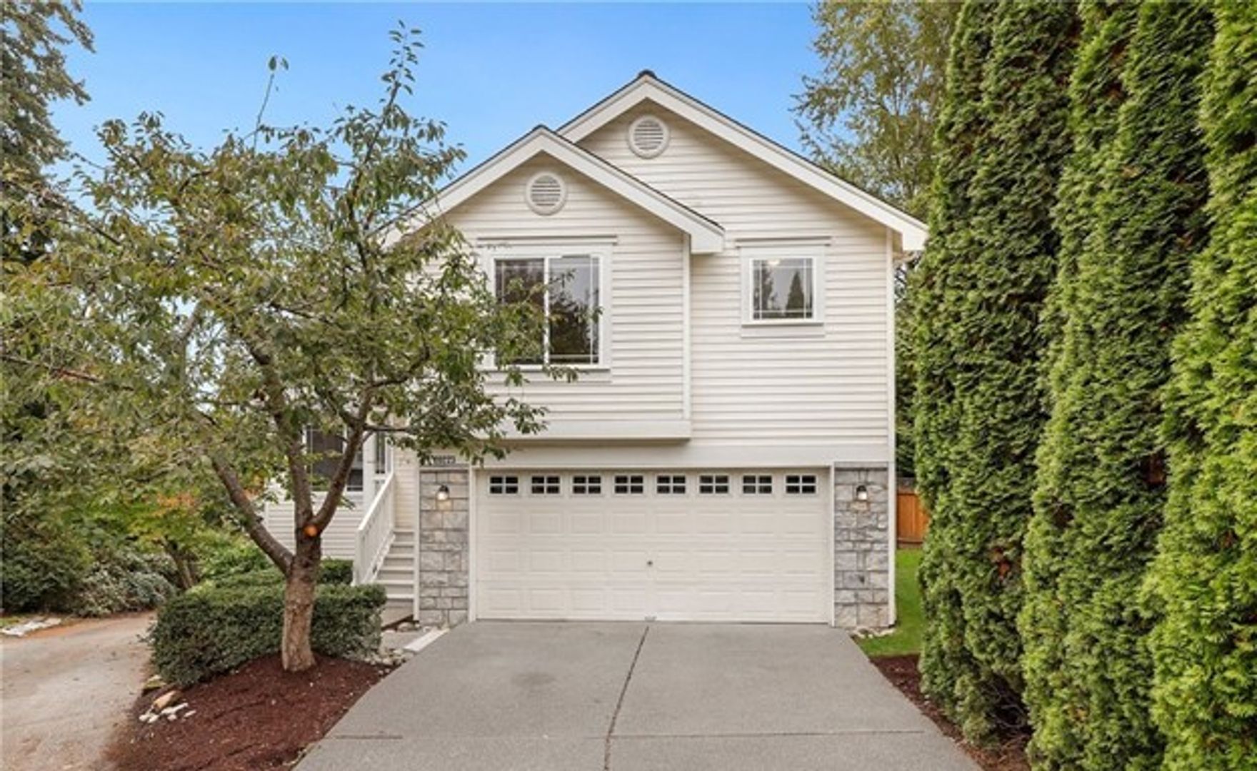 Bothell House: 20223 10th Avenue Southeast