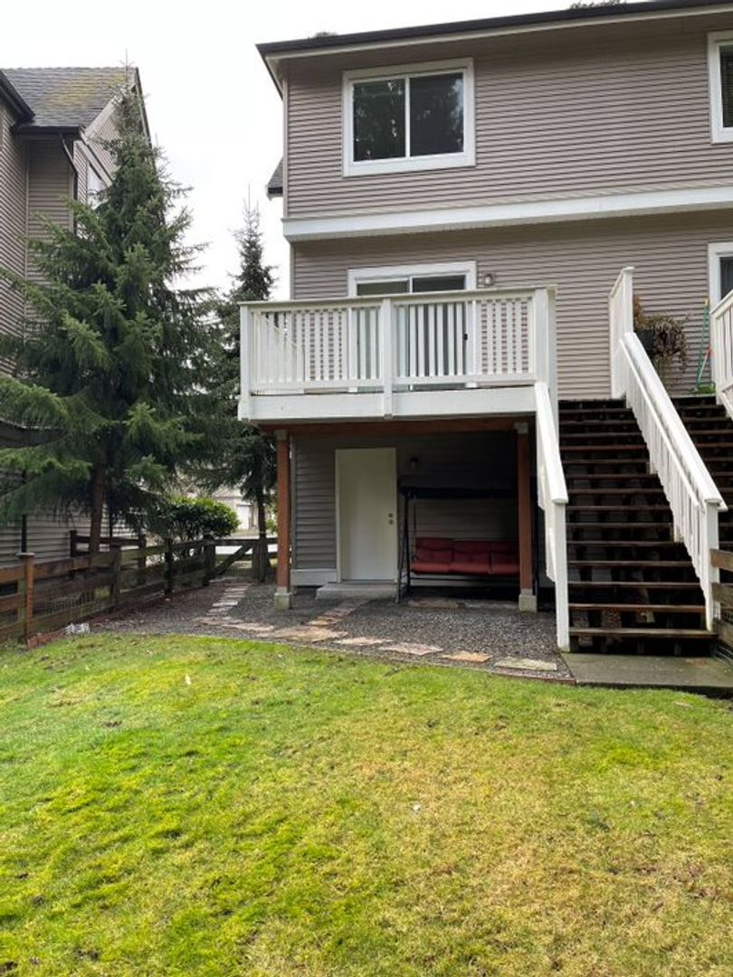 Redmond House: 22566 NE Alder Crest Ln