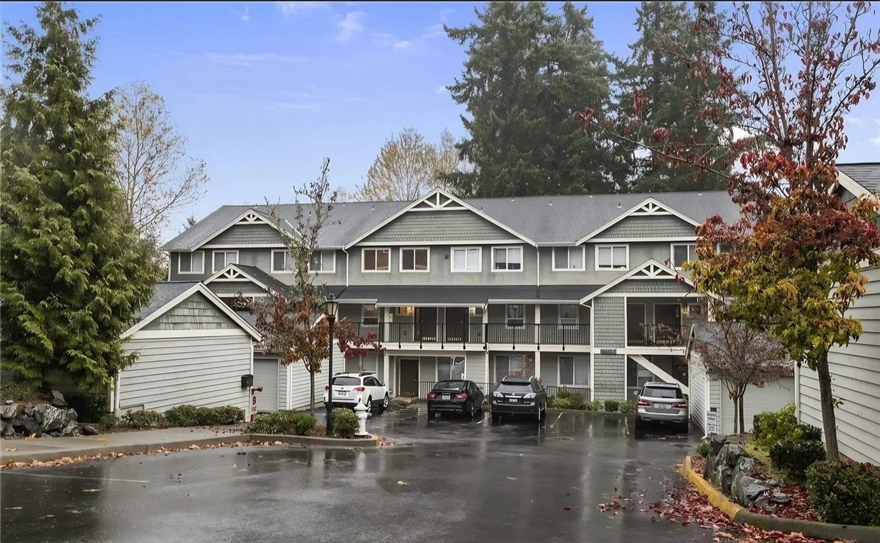 Kenmore House: 19011 68th Ave NE