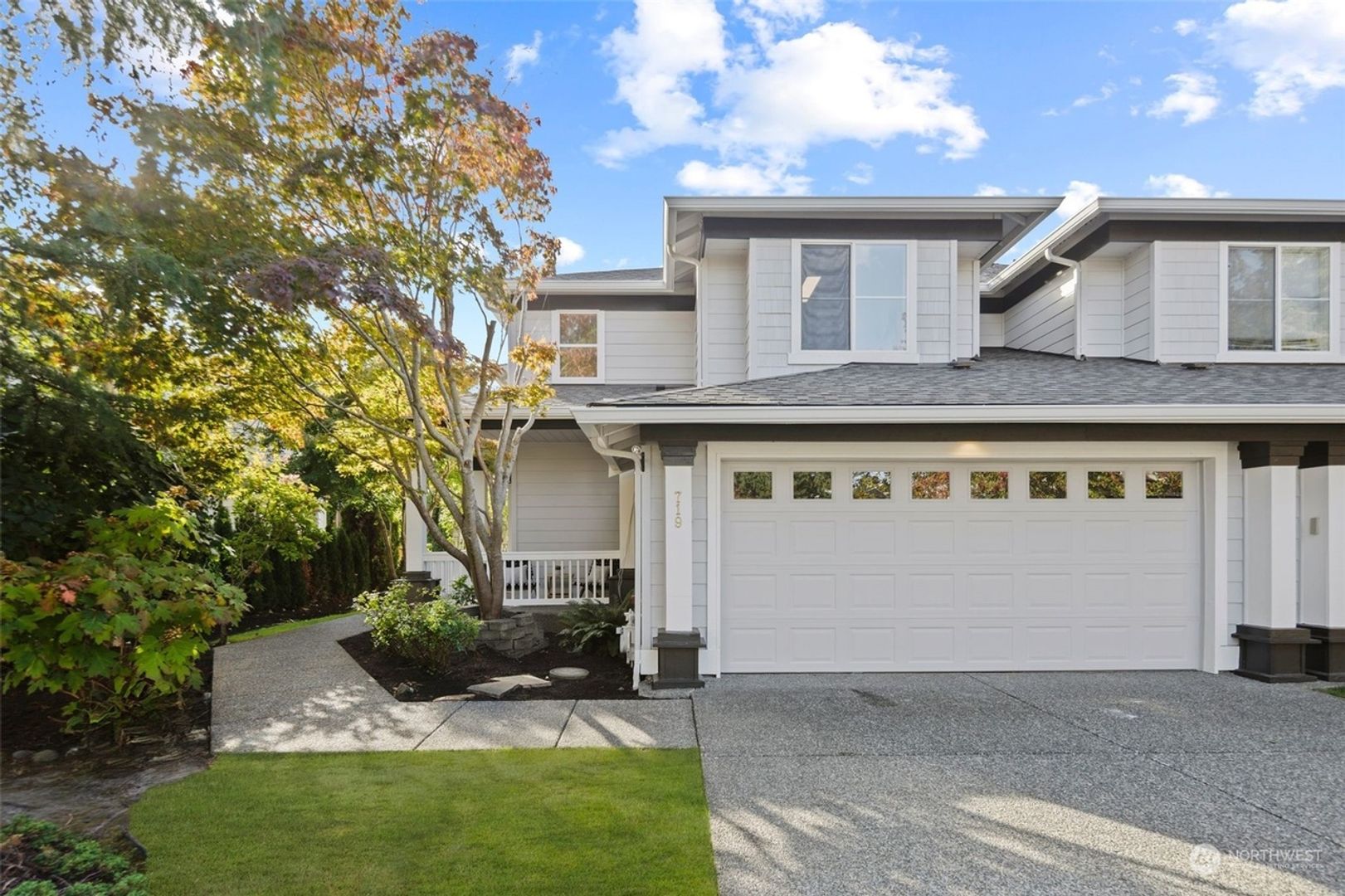 Sammamish House: 719 239th Ln SE