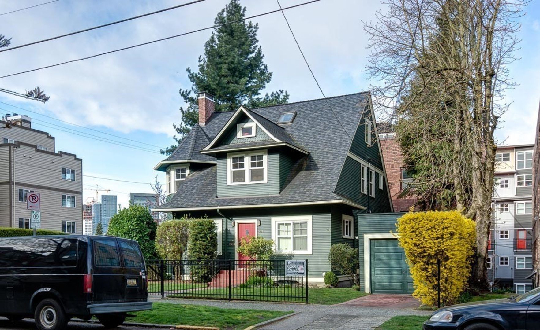 Seattle Apartment: 303 Belmont Avenue East