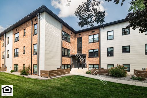 50% off first months rent! The Riv on the Greenway! – photo 1