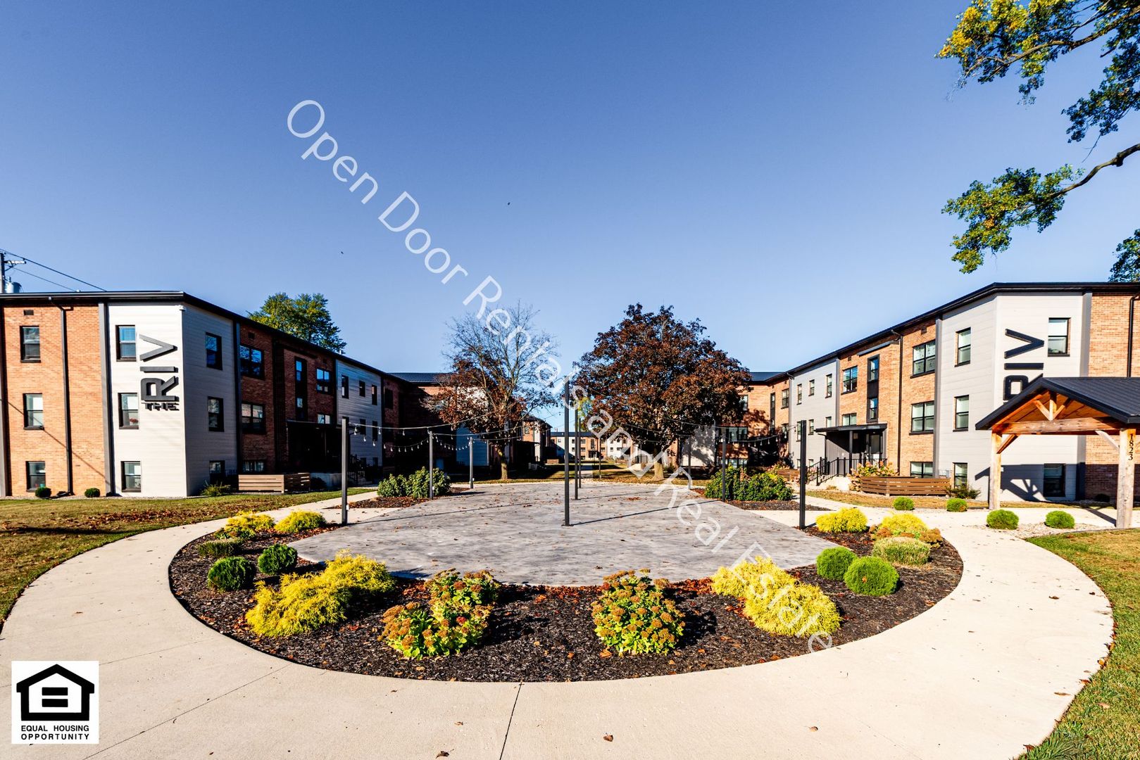 Fort Wayne Apartment: 1823 Griswold Drive