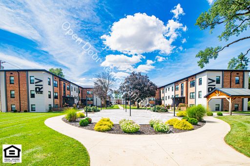 50% off first months rent! The Riv on the Greenway! – photo 1