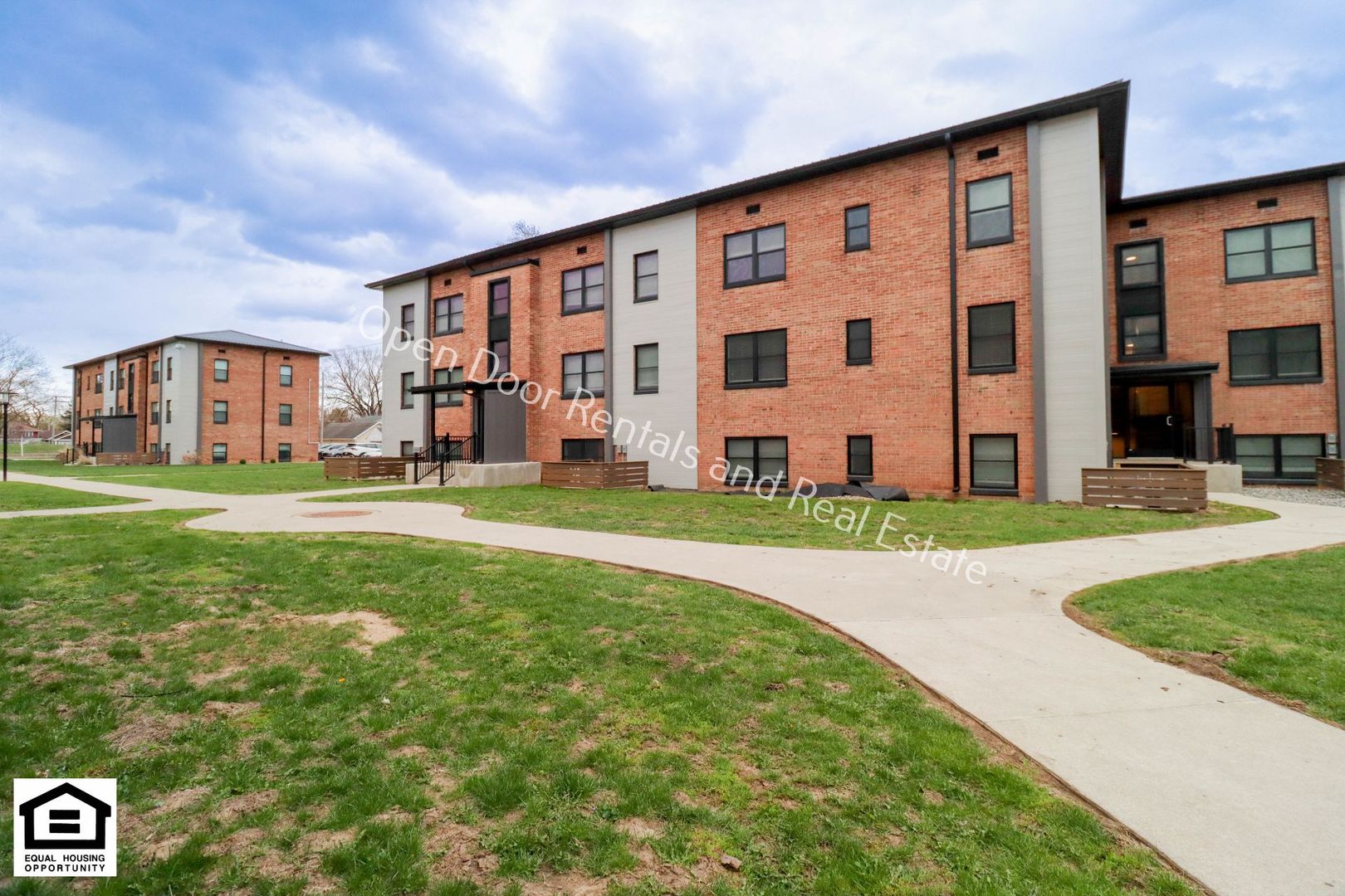 Fort Wayne Apartment: 1823 Griswold Drive