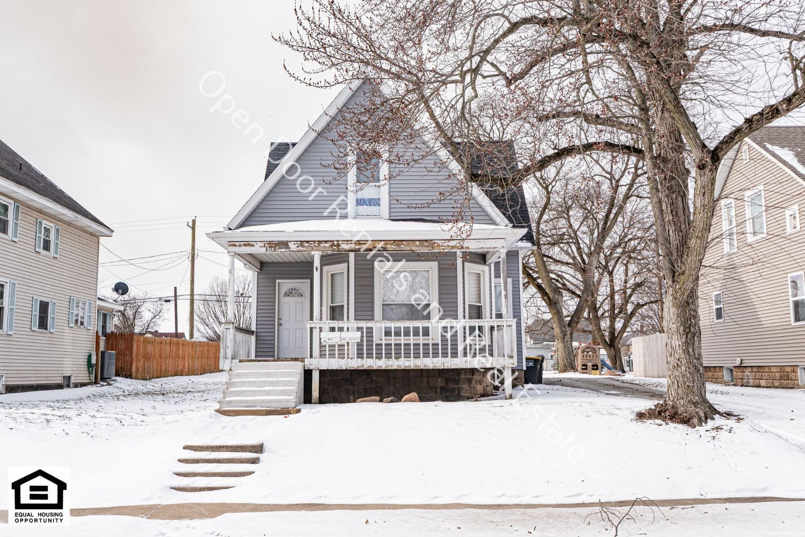 Kendallville Apartment: 515 N State st