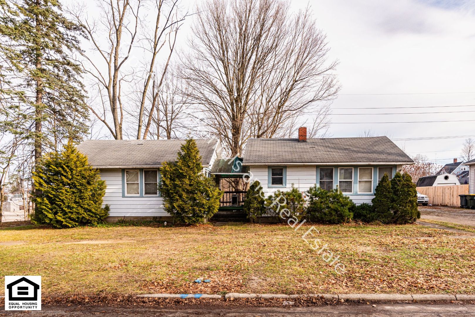 Kendallville House: 122 N Grant St