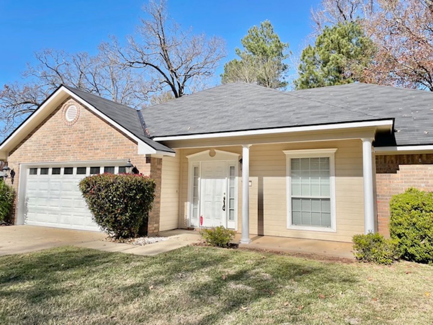 Shreveport House: 406 Lavita Drive