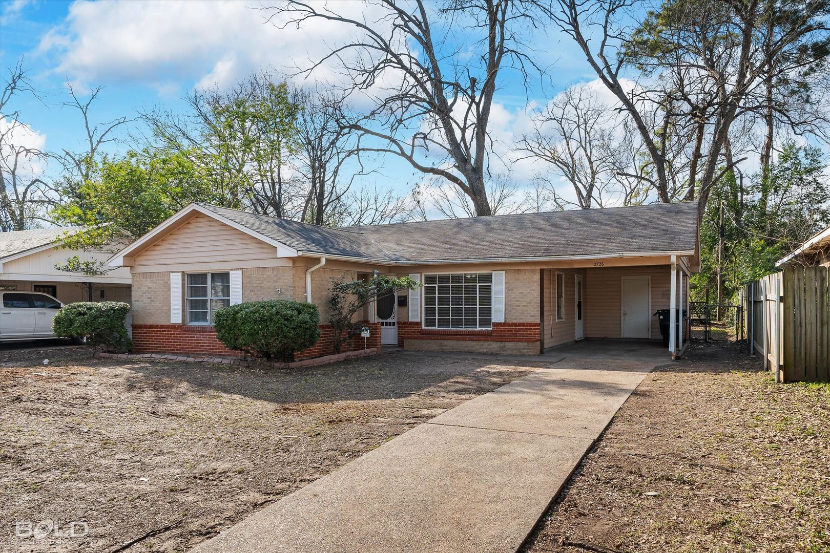 Shreveport House: 2726 W Cavett