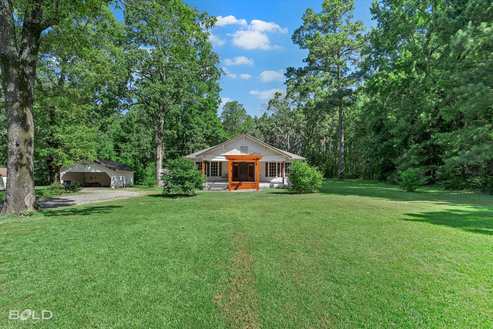 Plain Dealing House: 3783 Old Plain Dealing Rd
