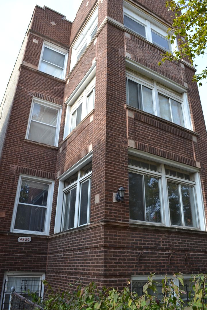 Chicago Apartment: 4820 N Albany
