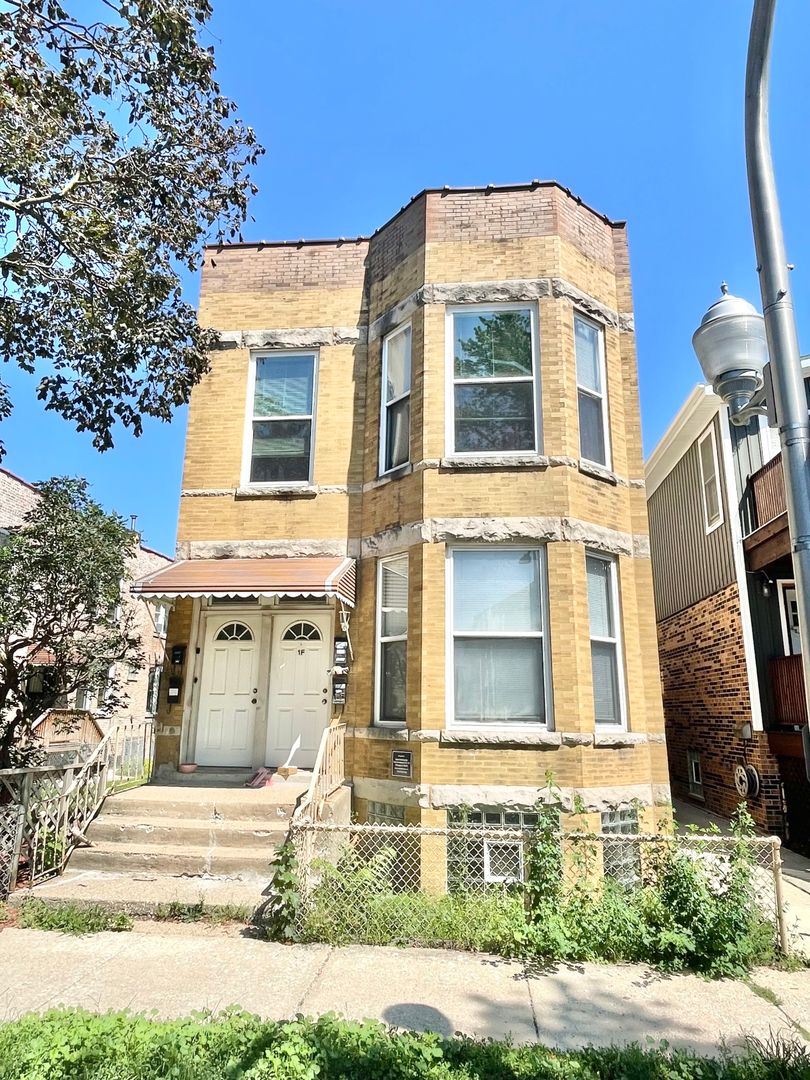 Chicago Apartment: 3443 S. Union St.