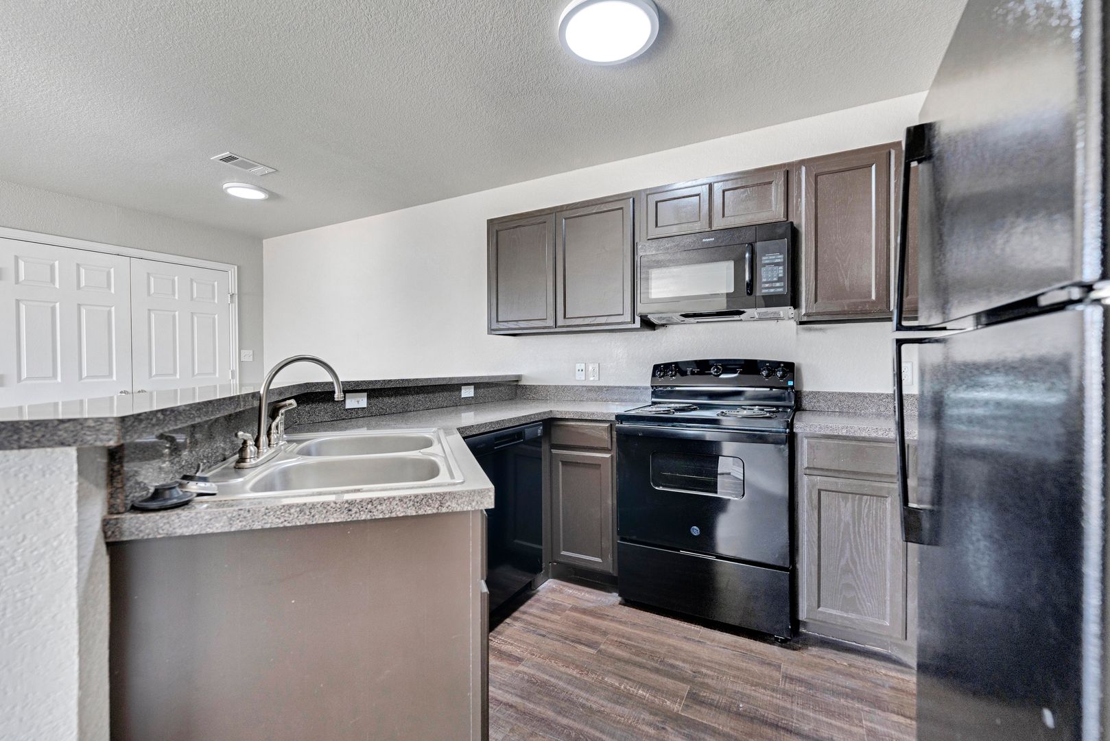 Weatherford Apartment: 309 Tyler Ct.