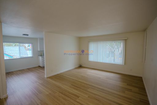 Huge Bedrooms – Fits a California King! Modern 2BR/2BA w/ Balcony + Covered Parking – San Leandro – photo 1