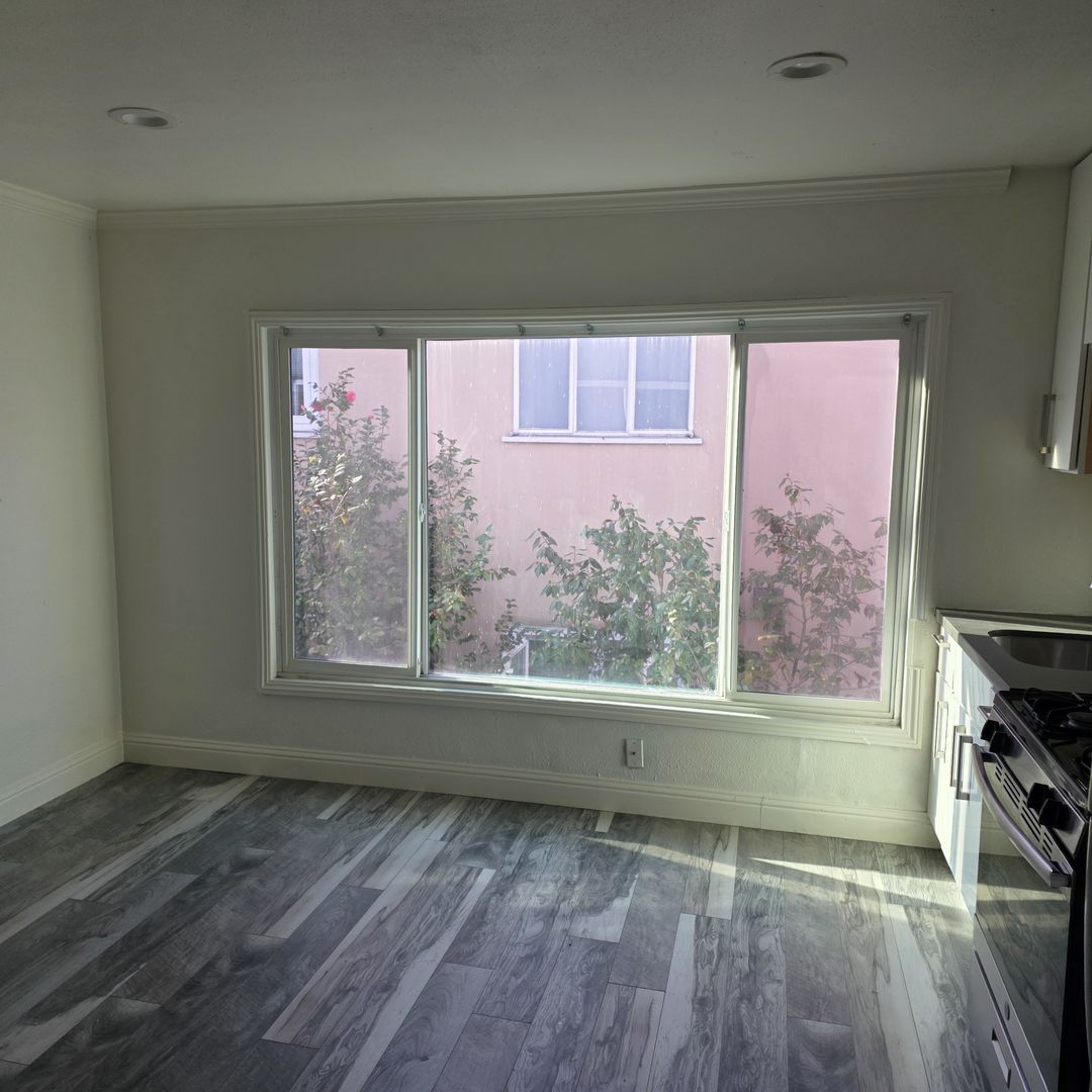 Oakland Apartment: 2912 14th Avenue