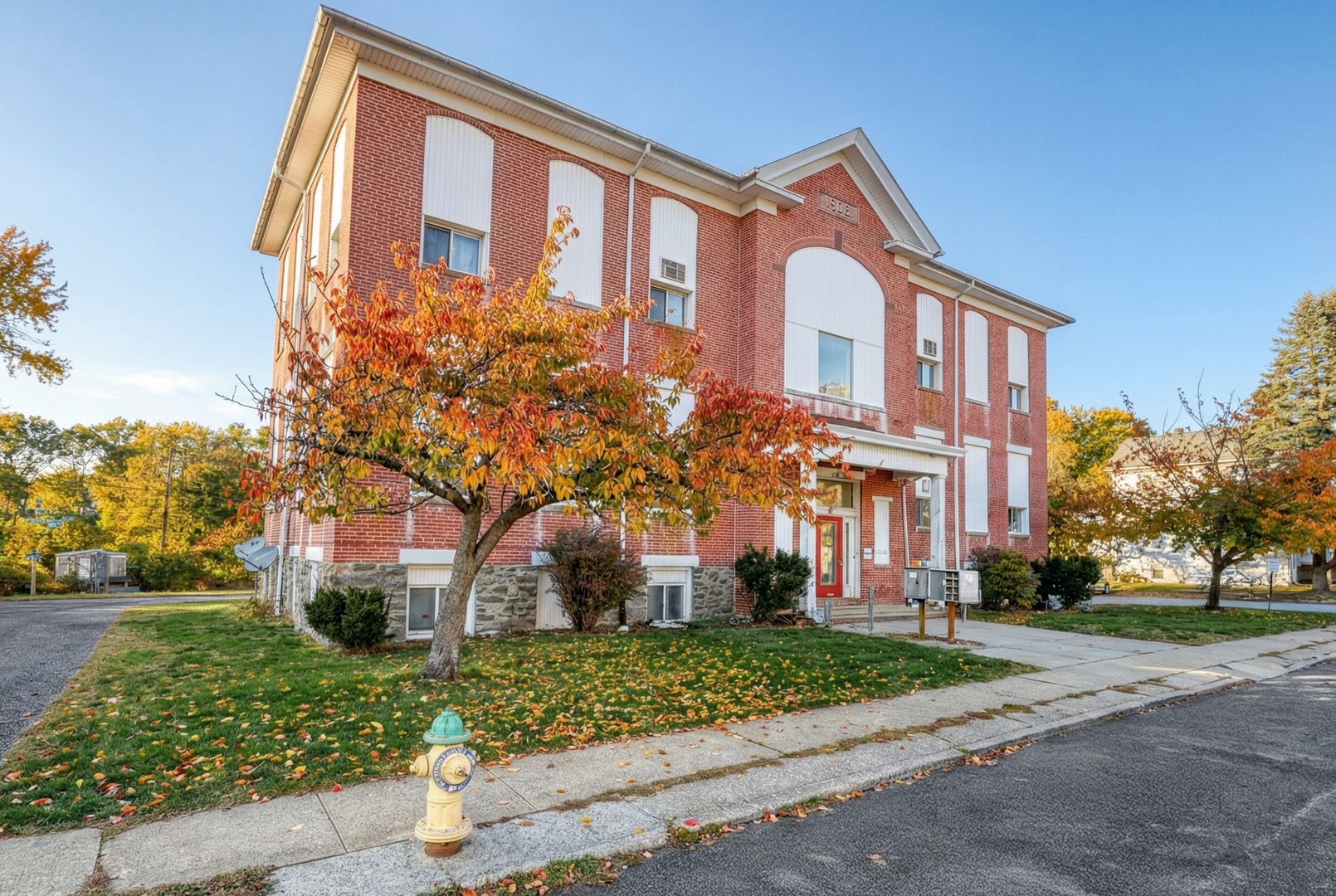 Enola Apartment: 7 Adams St