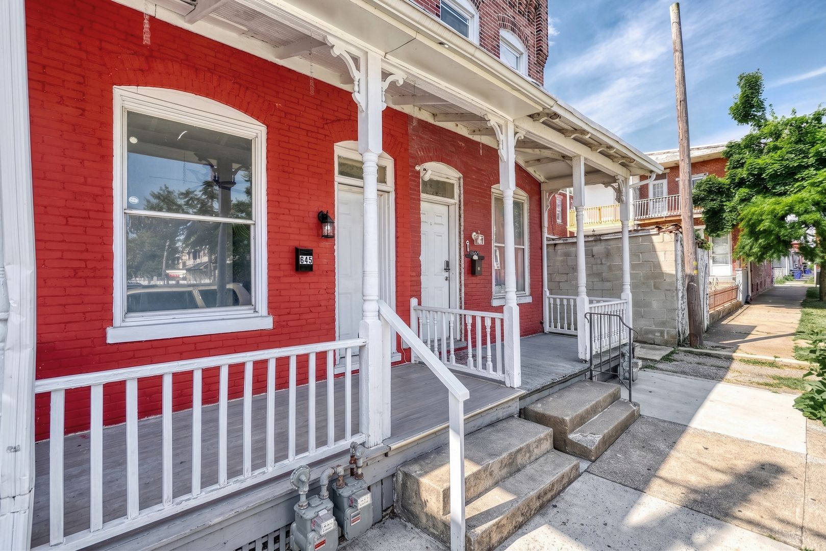 Harrisburg House: 645 Camp St