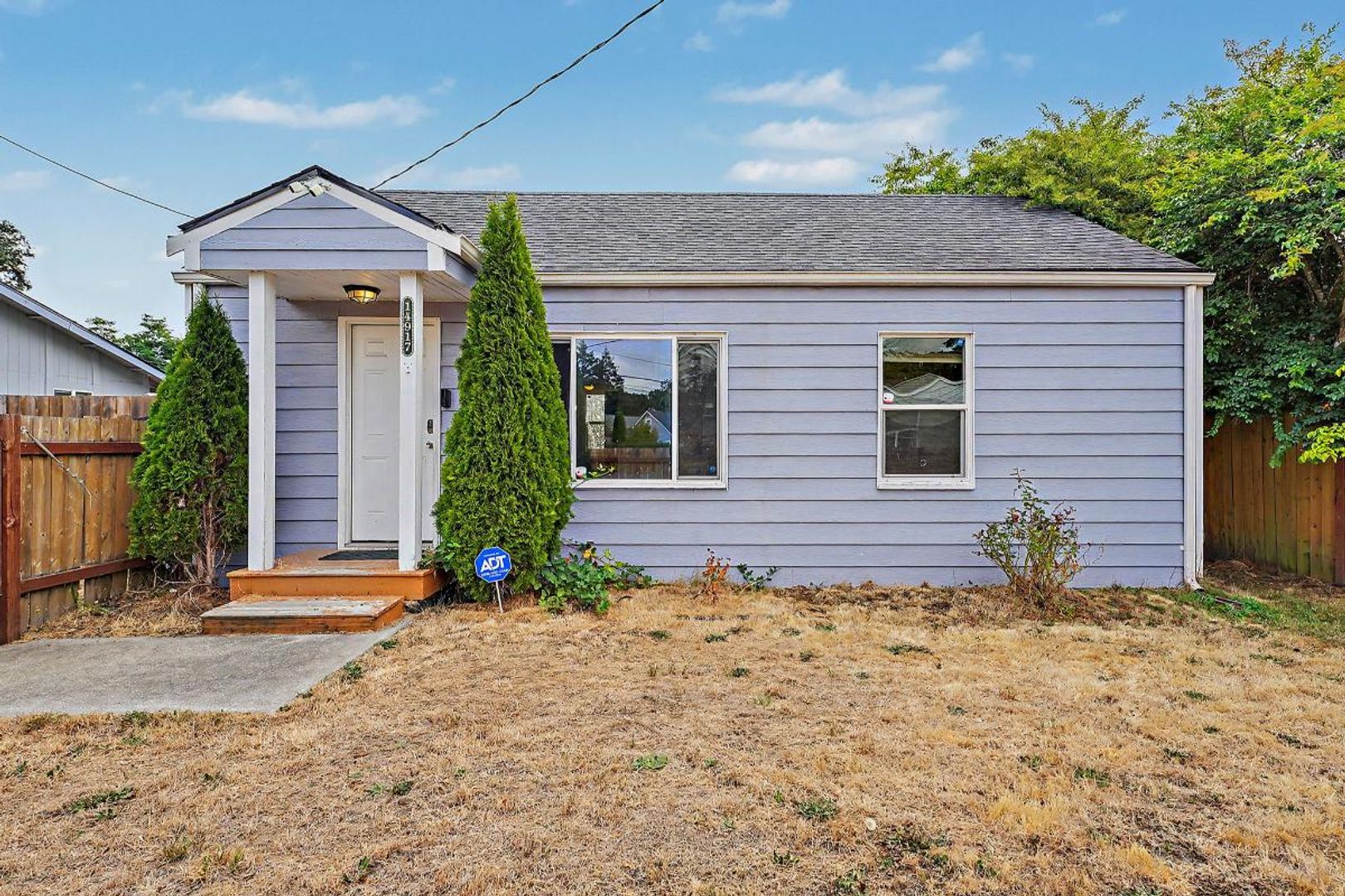 Lakewood House: 14917 W Thorne Ln SW
