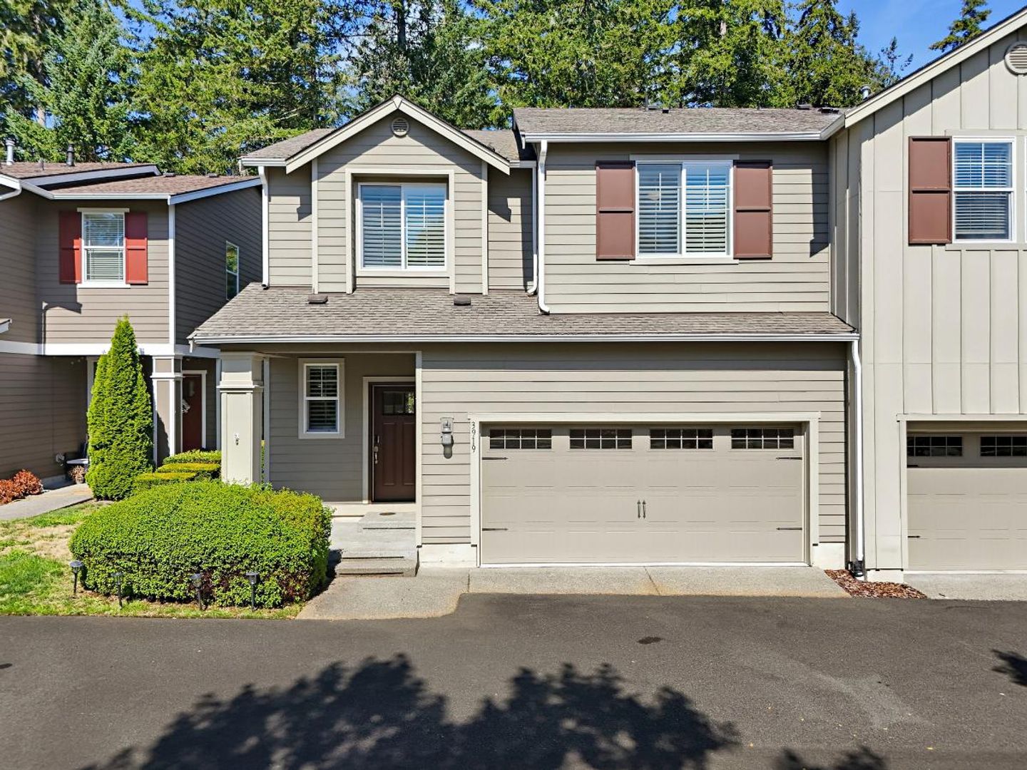 Lacey House: 3919 Jett Ln NE