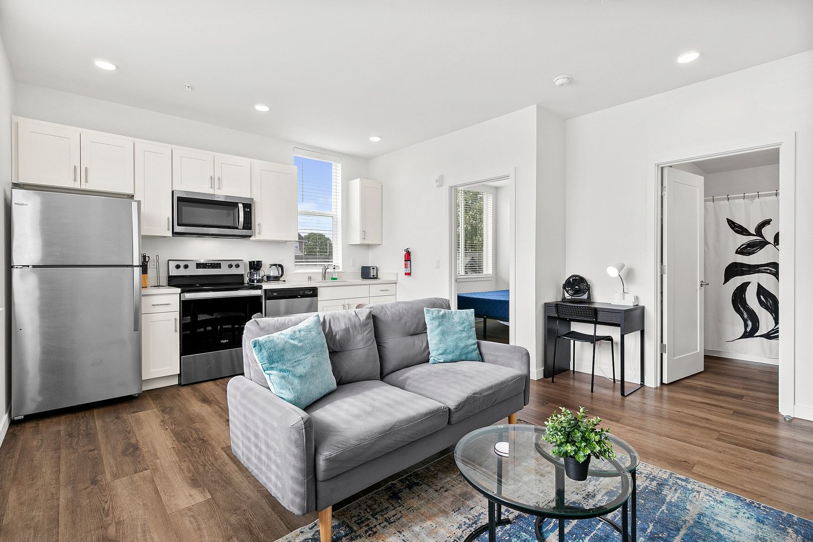 Tacoma Apartment: 4329 S Puget Sound Ave