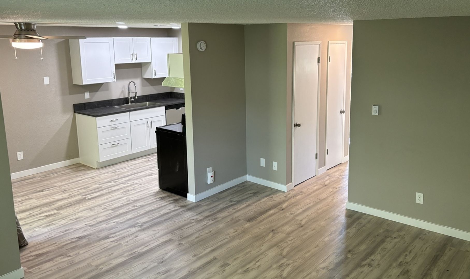 Tacoma Apartment: 212 N J St #1-8