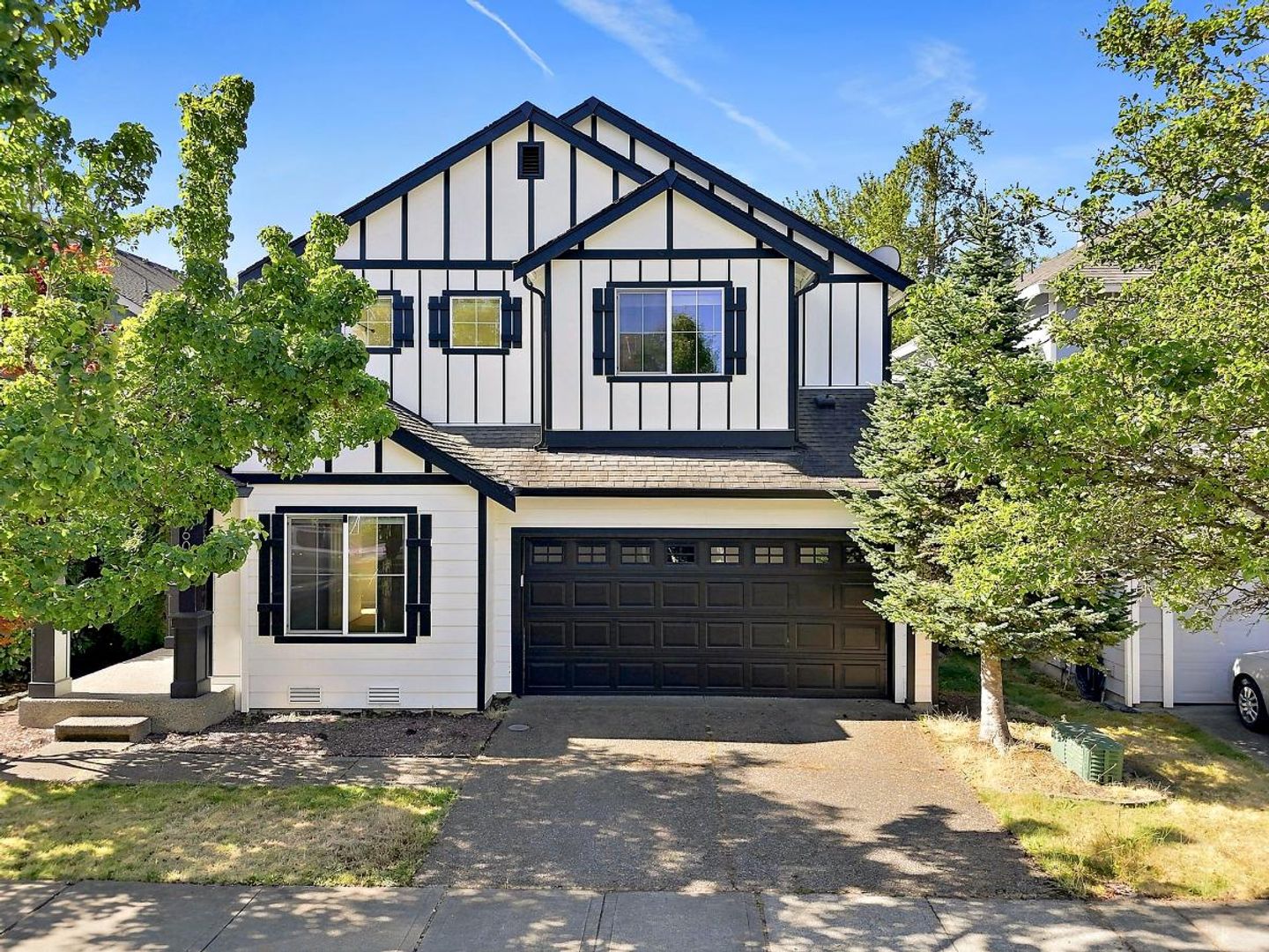 Fife House: 6038 Discovery St E