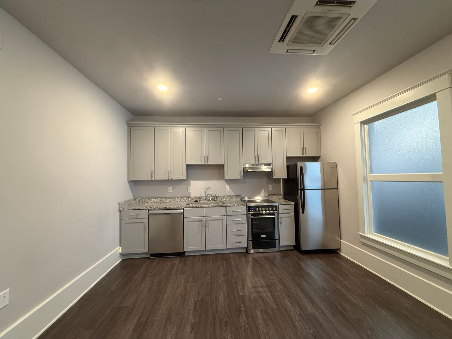 Ardmore Apartment: 203 Caddo St NE