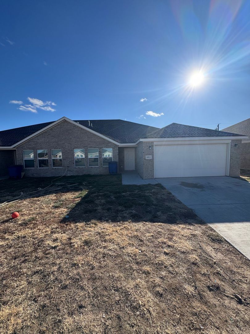 Guymon Apartment: NE 4th St